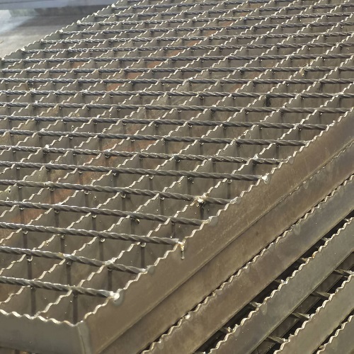 平臺鋼格柵鋼格板在現(xiàn)代商業(yè)建筑中的應用