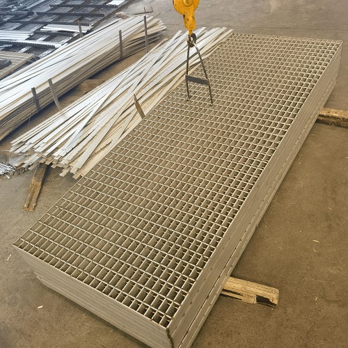 案例解析：某高鐵項(xiàng)目如何通過(guò)定制鋼格板節(jié)省30%成本？