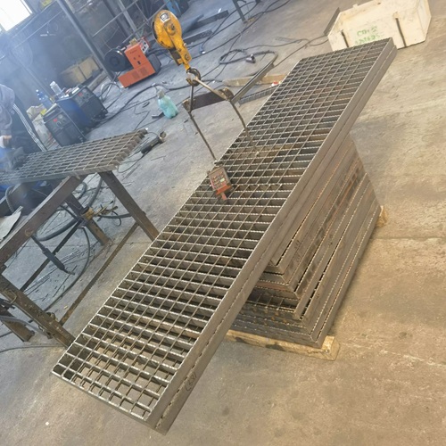 鋼格柵性能大揭秘：憑什么成為工程界寵兒？