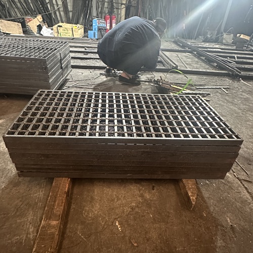 鋼格柵板遠(yuǎn)比你以為的強(qiáng)大