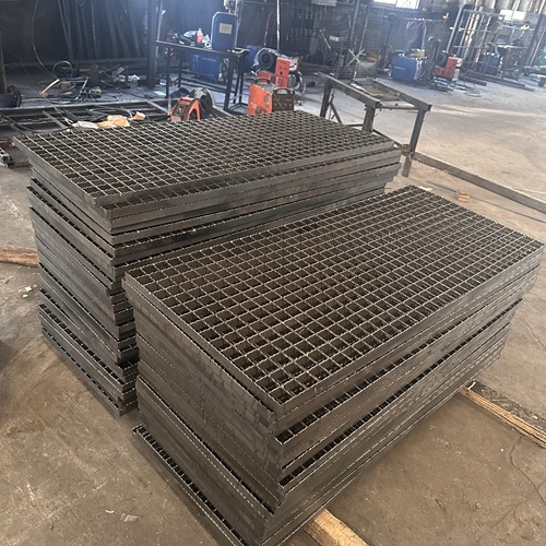 鋼格柵板在地下管廊中的高效應用方式